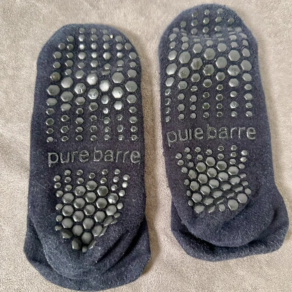 🖤 Pure Barre 500 Club Sticky Socks — Black/Red (One Size)